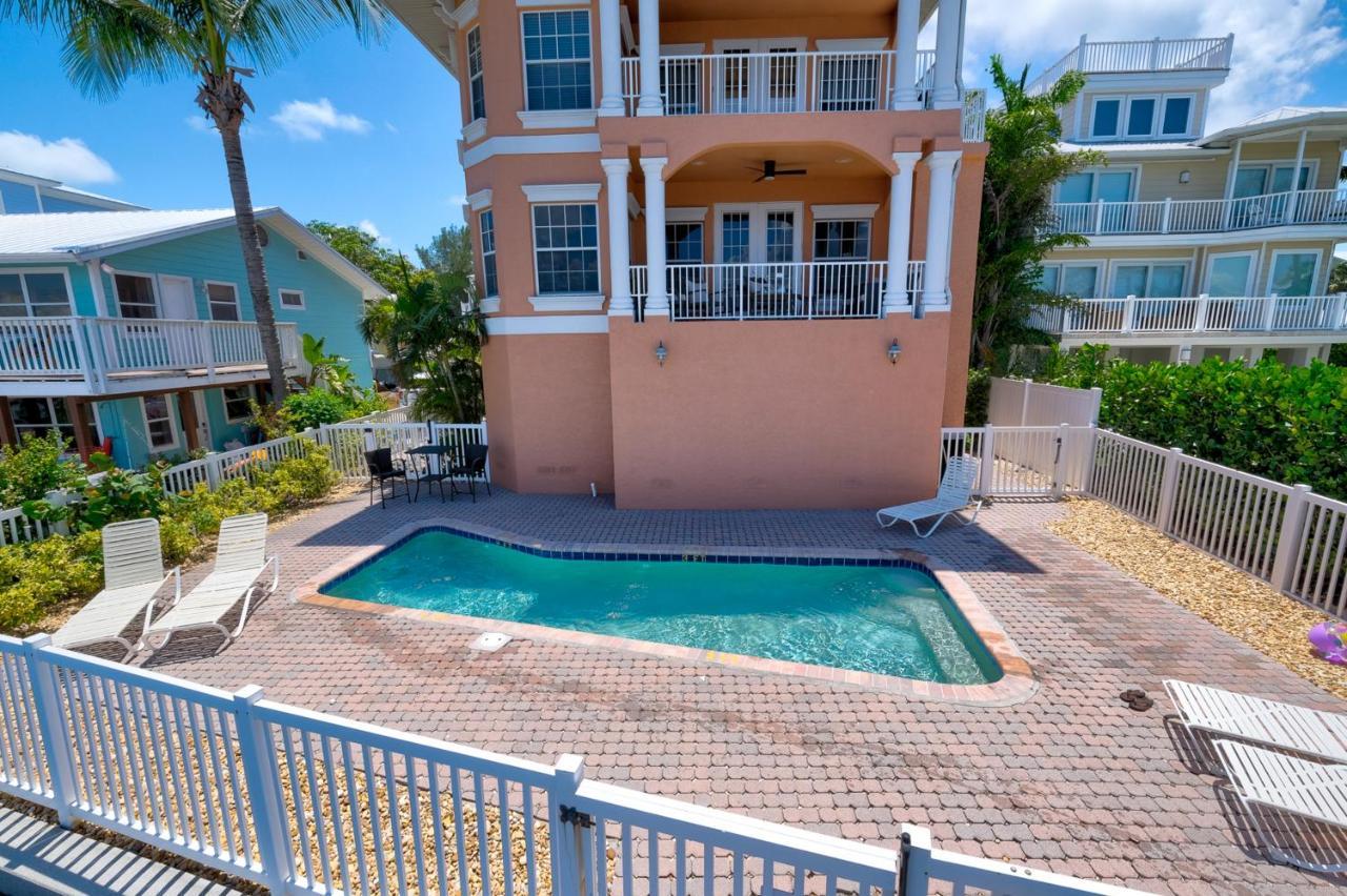 Hibiscus Hideaway Condo Walk To Historic Bridge St Bradenton Beach Exterior photo