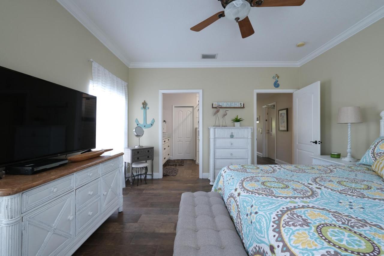 Hibiscus Hideaway Condo Walk To Historic Bridge St Bradenton Beach Exterior photo